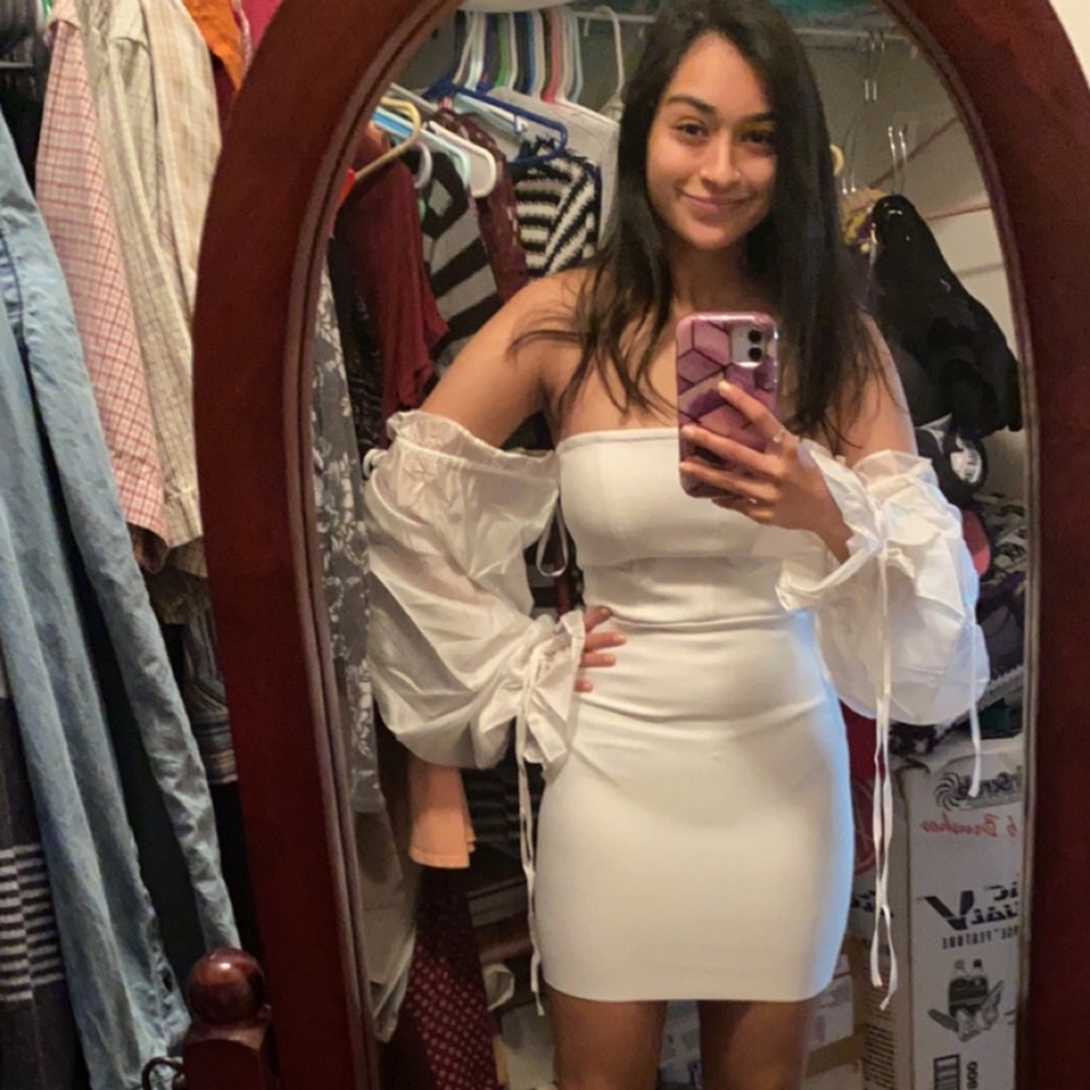 White Puffy Sleeve Body Con Dress